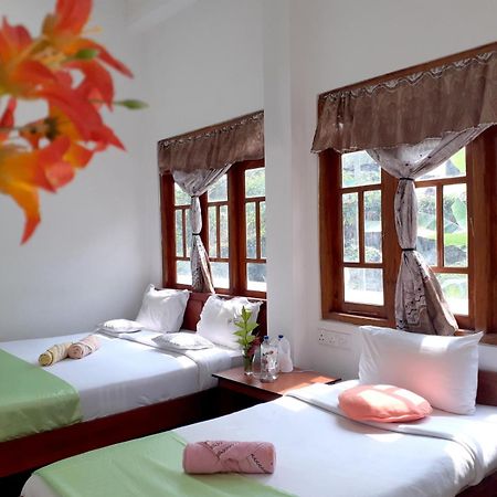 Subash Hotel Nallathanniya Eksteriør billede