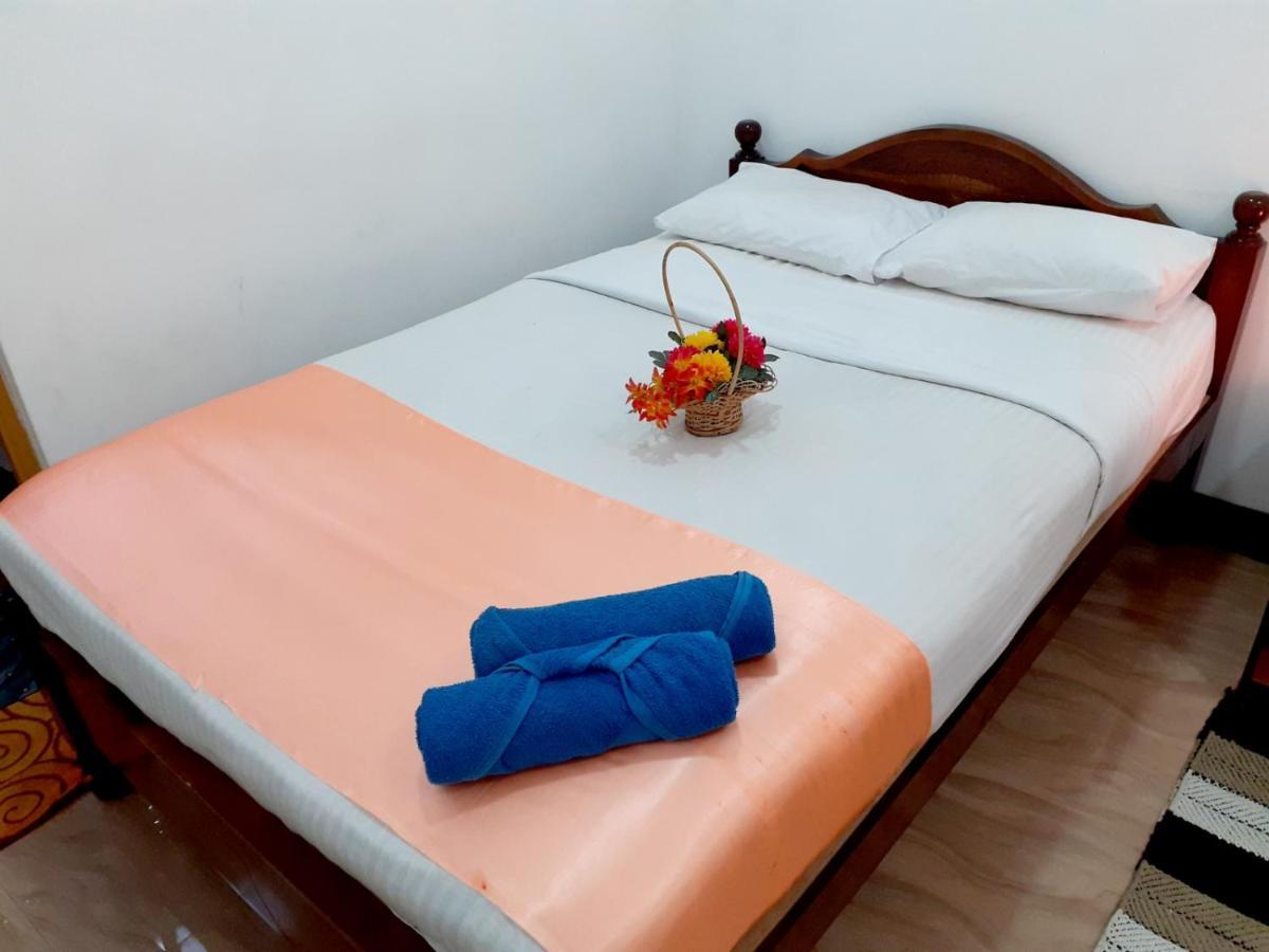 Subash Hotel Nallathanniya Værelse billede