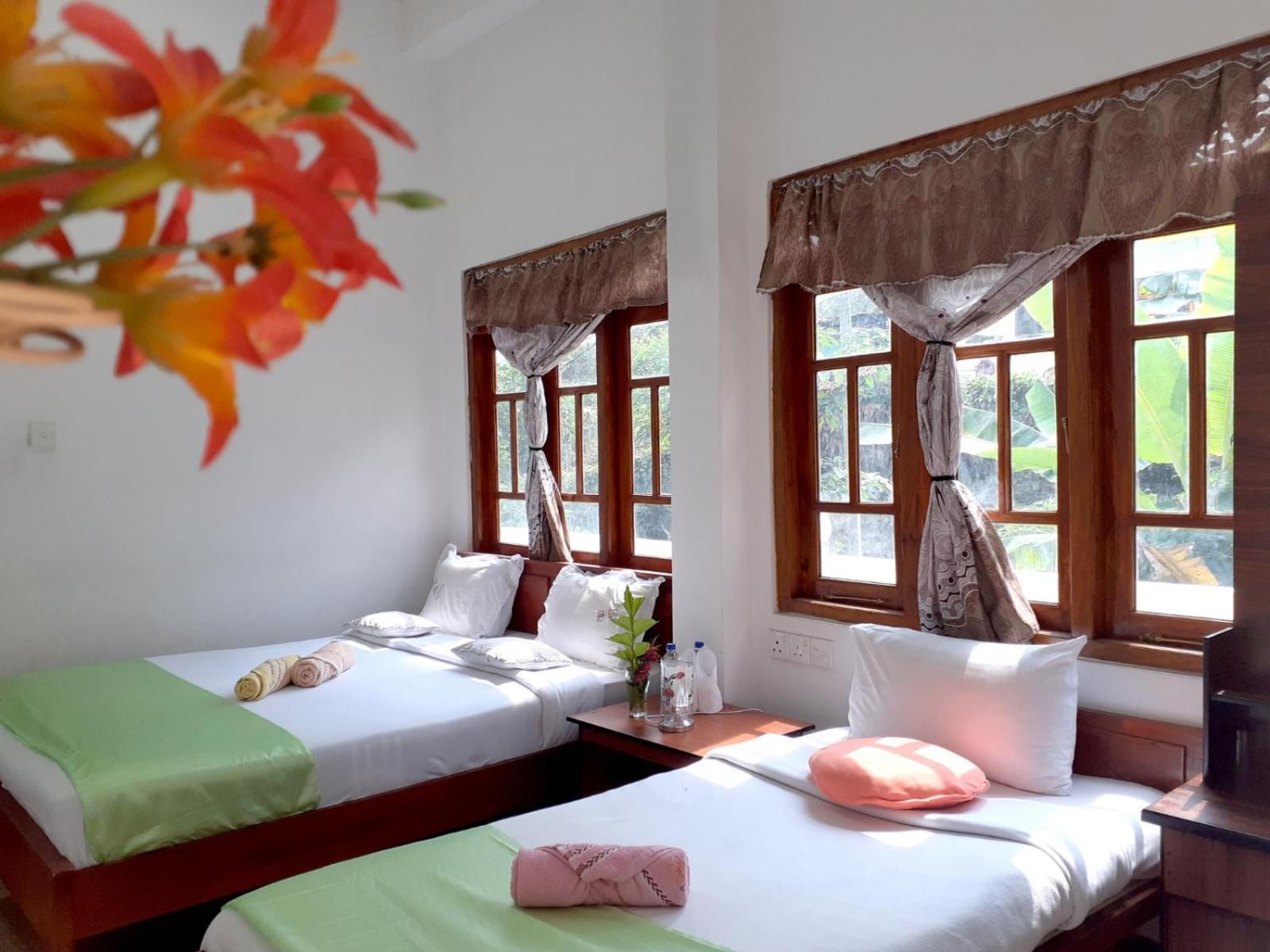 Subash Hotel Nallathanniya Eksteriør billede