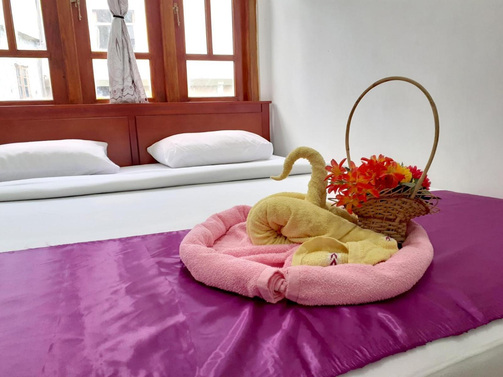 Subash Hotel Nallathanniya Værelse billede